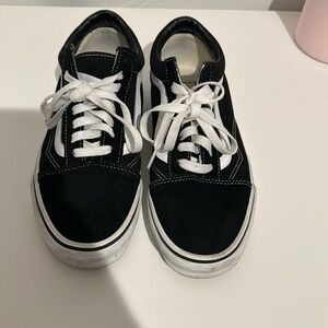 Women’s 8/mens 6.5 black old skool low top vans